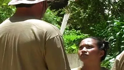 Mamá y videos xxx en español latino no su hijo en el baño