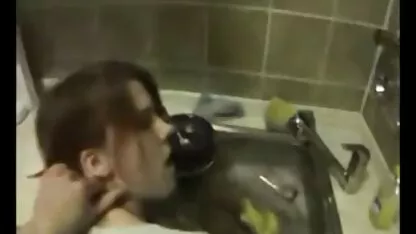 Rubia ver porno en español latino sumisa se lame los dedos de los pies