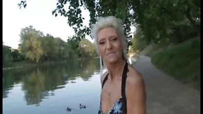 Esposa joven de ébano chupando porno latinos xxx una gran polla negra mientras su marido se masturba