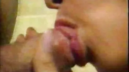 Hermoso coño recibe la xxx hd latino acción del vibrador Hitachi