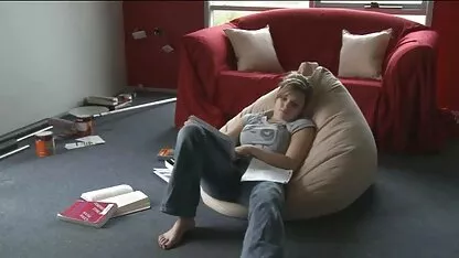 Sexy la tinas porno rubia se masturba en público