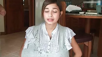 Belleza adolescente mostrando buen porno latino coño peludo y clítoris BVR
