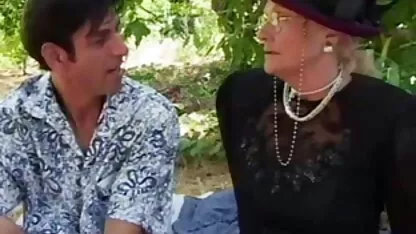 MilkingTable suegro cachondo recibe tratamiento de masaje de pagina porno latino polla