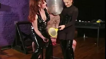 Follando el mejor video porno latino en público con una perra cachonda desnuda a tope