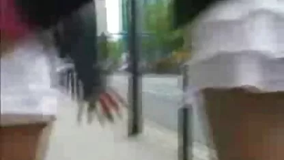 Viejo se folla a una sitios porno latino milf amateur en un trío