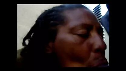 Hottie en celo videos hentai en español latino obtiene su coño peludo golpeado por una gran polla